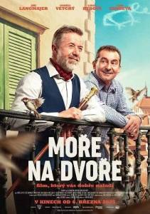 ���� �� ����� / More na dvore